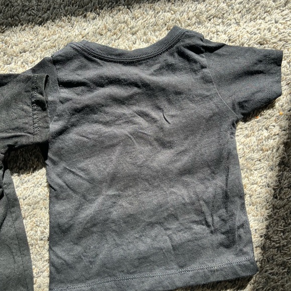 Lightly worn, graphic t-shirts, 12-18 months. - Picture 8 of 8